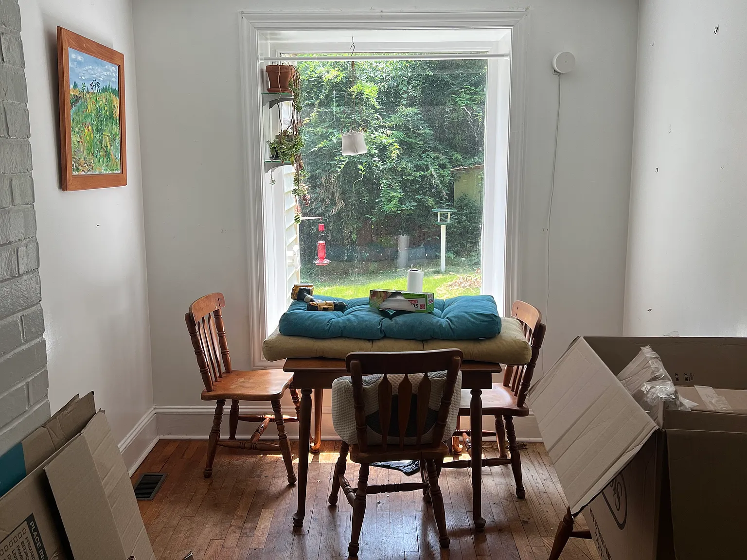 3 bed, 1.5 bath, 1374 sqft, $1,900 — Photo 2