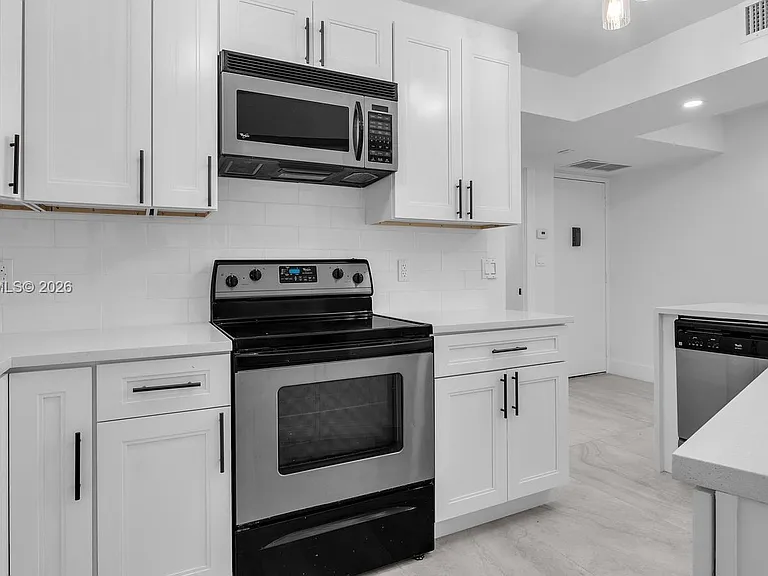 6911 Environ Blvd #4J — Photo 3