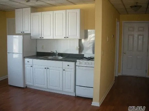 224 E Main St #C, Pt Jefferson, NY 11777
