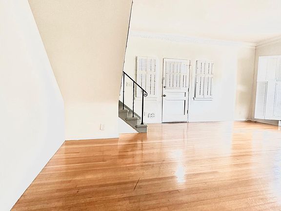 3rd image of 5524 W 6th St #103