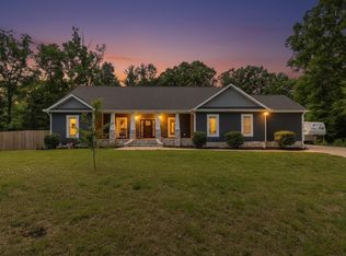 215 Red Oak Ridge Dr, Chickamauga, GA 30707