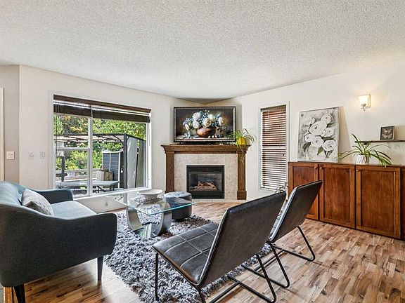 4th image of 248 W Douglas Ridge Grn SE