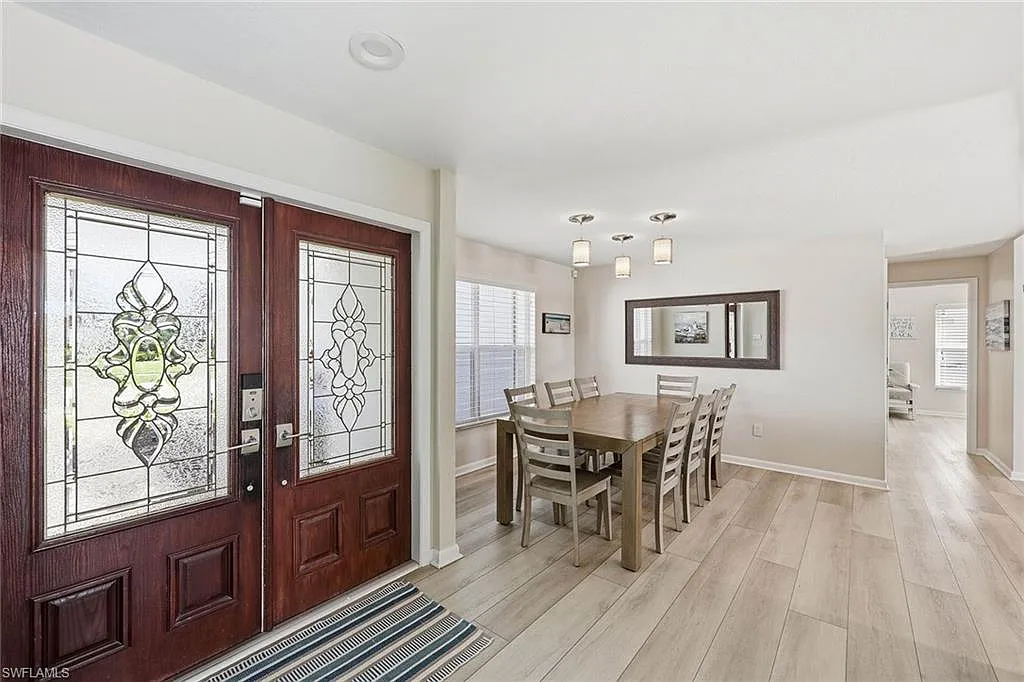 2 bed, 2.0 bath, 1583 sqft, $14,000 — Photo 3
