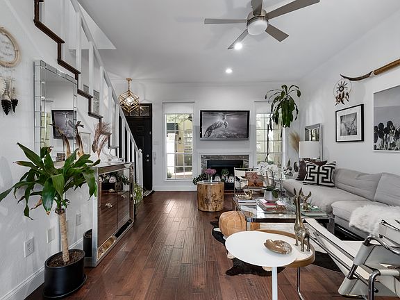 3rd image of 4517 Holland Ave #105