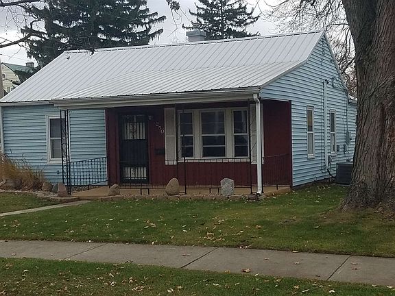 2nd image of 250 Burnam St