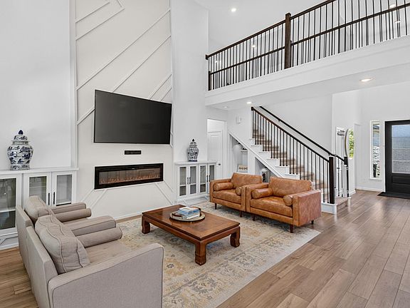 4th image of 15500 Leopard Lily Ln
