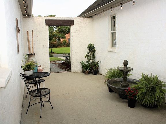 3rd image of 12447 Dutchtown Villa Dr