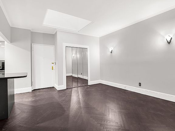 4th image of 225 Central Park N #107