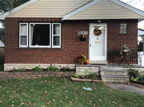 1108 Pembroke Dr, Saint Louis, MO 63119