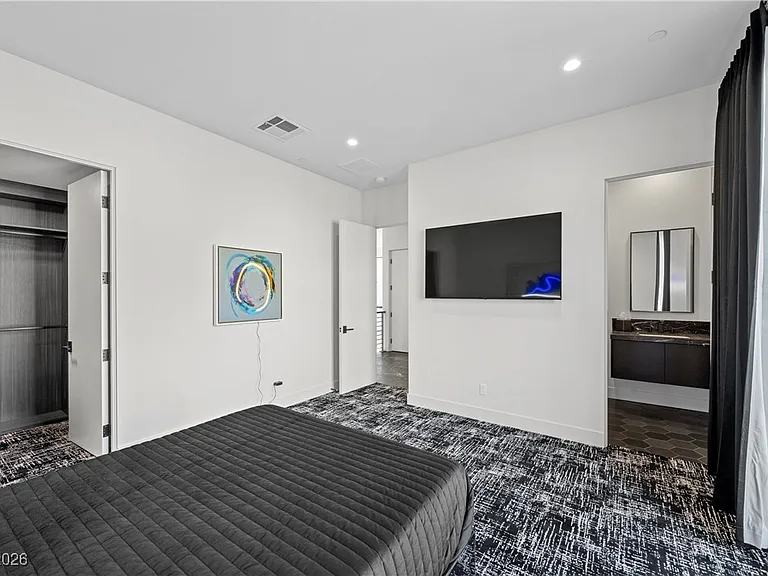 577 Overlook Rim Dr — Photo 33