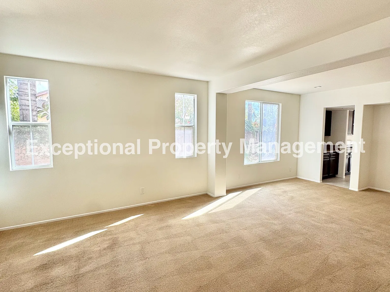 5 bed, 3076 sqft, $4,500 — Photo 2
