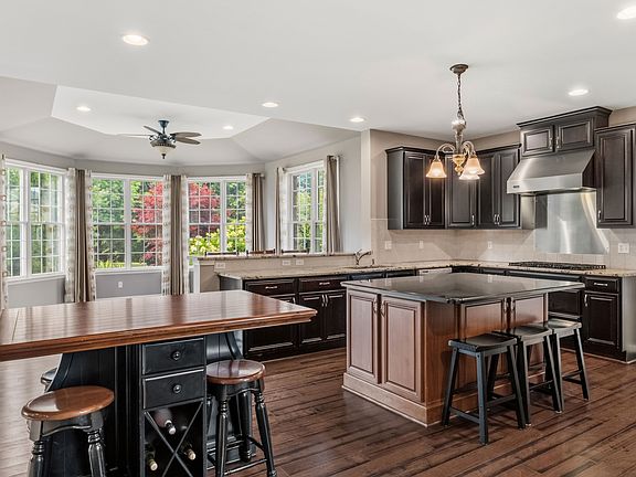 4th image of 50738 Calvert Isle Dr