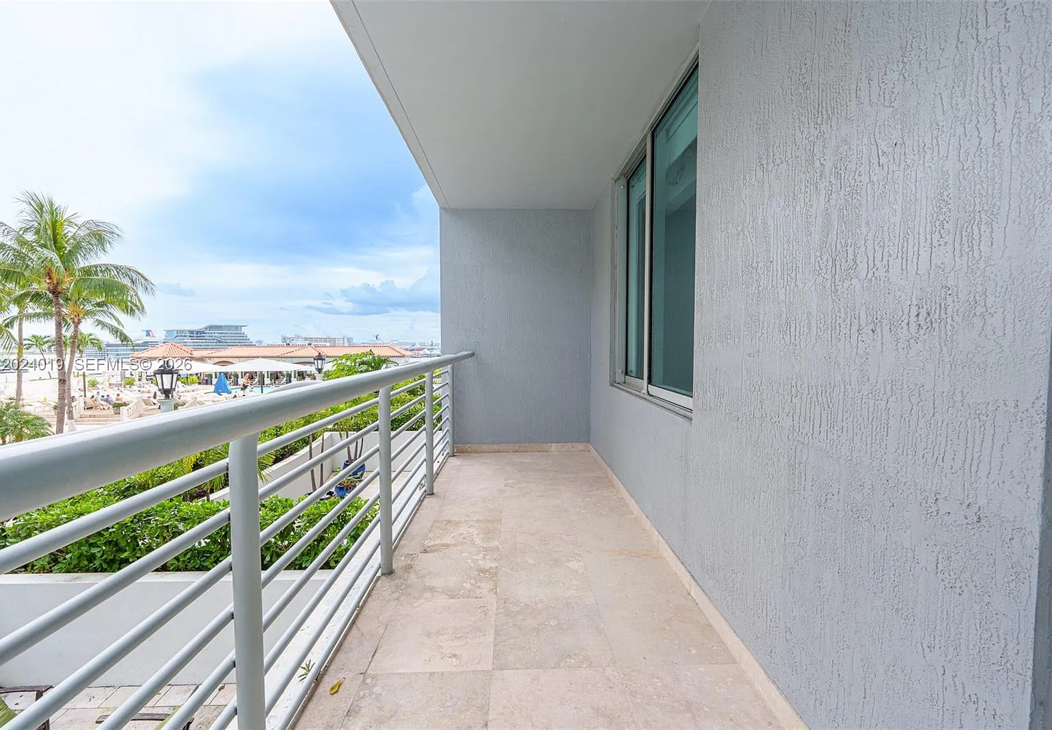 One Miami East Condo — Photo 2