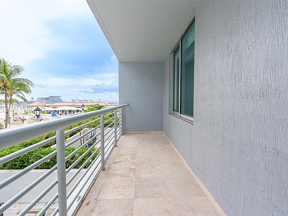 2nd image of 335 S Biscayne Blvd APT 802