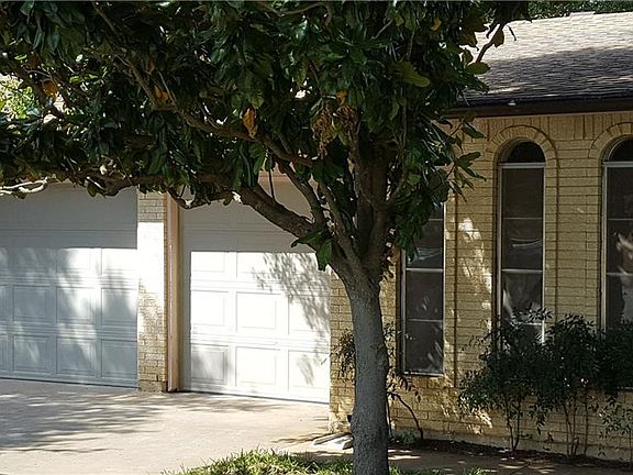 2nd image of 501 Crestwood Dr