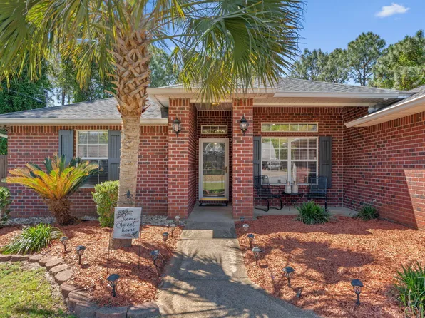 8239 Escola St, Navarre, FL 32566