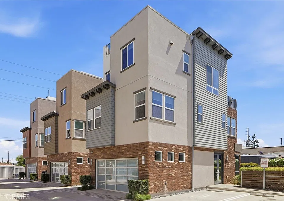 783 Wonder Ln