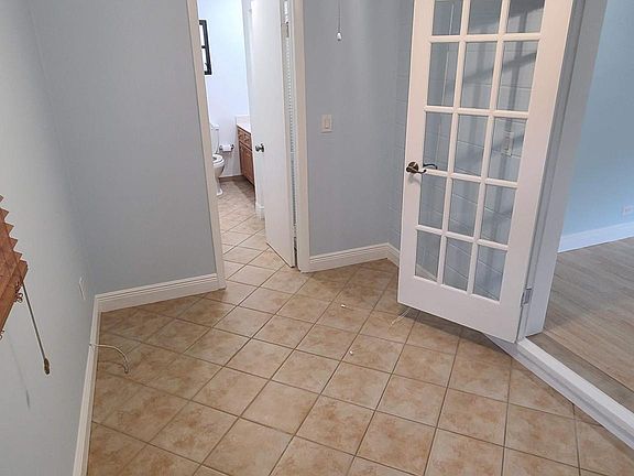 4th image of 3132 Indiana St