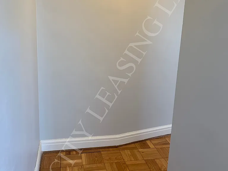520 East Avenue — Photo 11