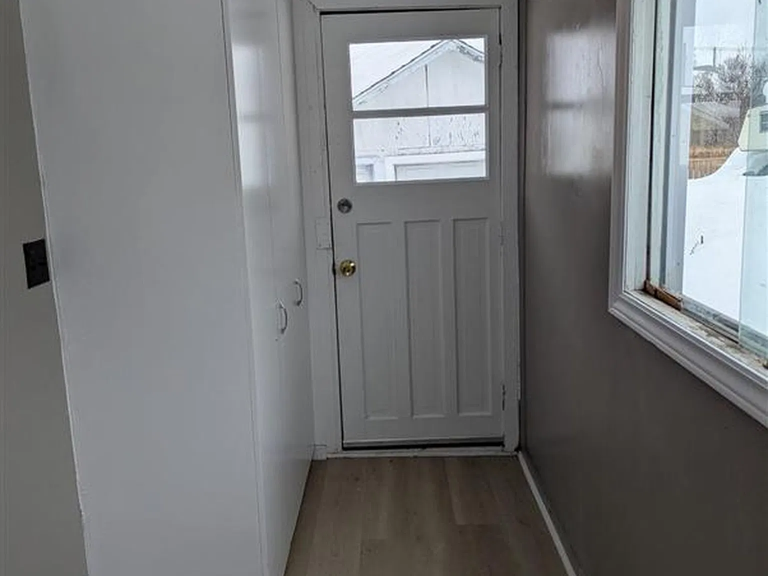 433 Woodcroft Ave — Photo 4