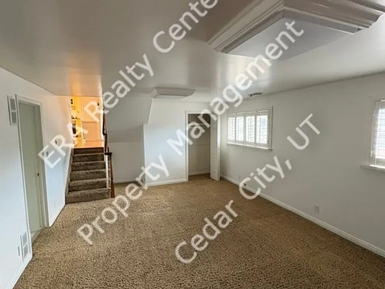 563 S 940 W — Photo 9
