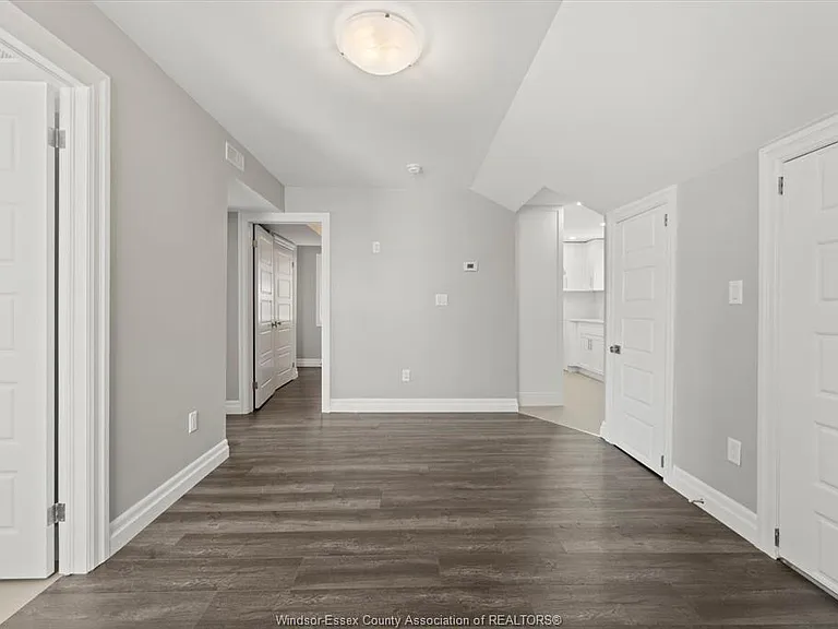 1439 Benjamin Ave #2 — Photo 10