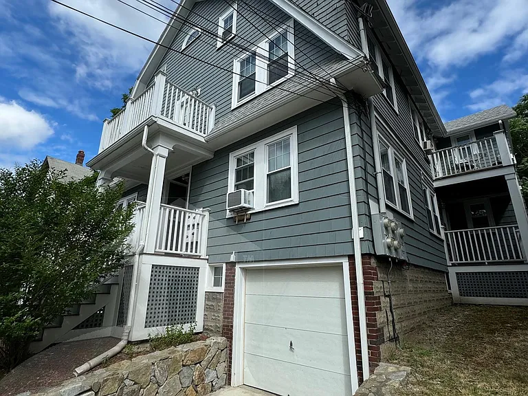23 Lowell St — Photo 9