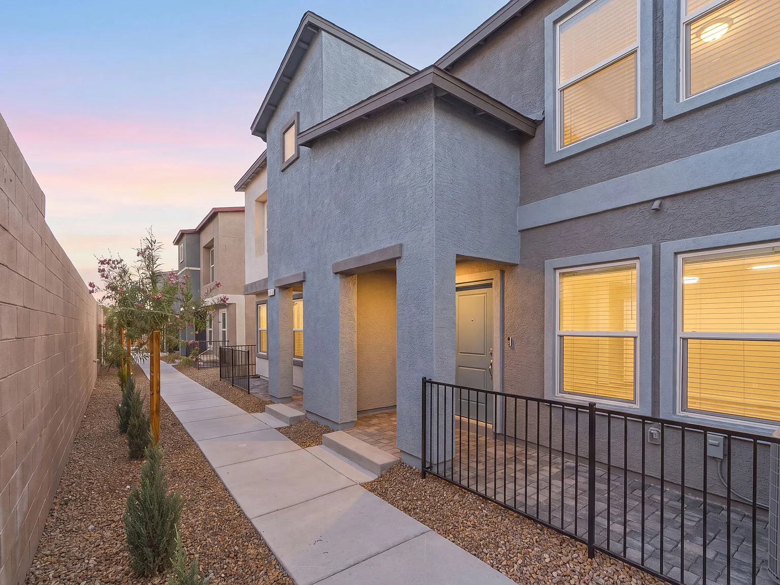 3 bed, 2.5 bath, 1309 sqft, $2,350 — Photo 2