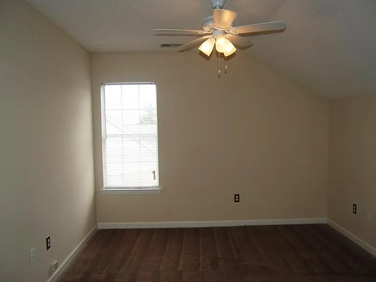 1800 Joy Cir — Photo 4