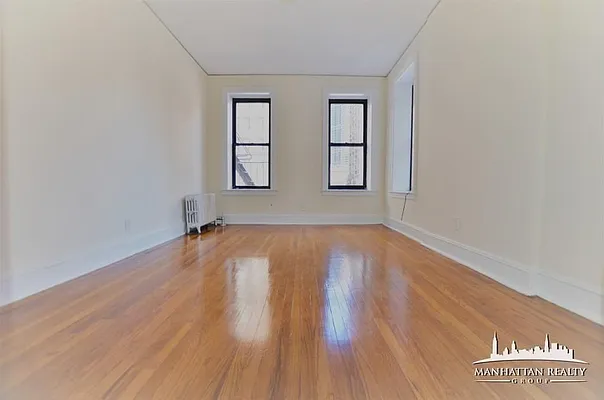 Rented by Manhattan Realty Group | media 10