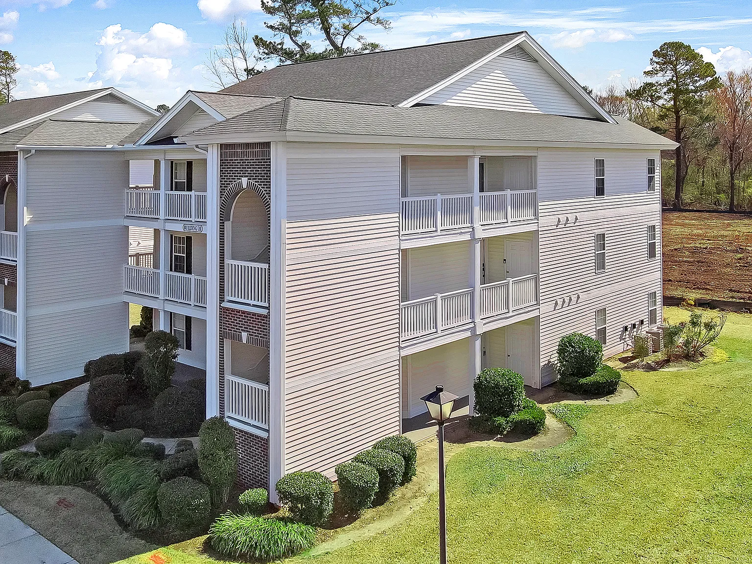 3 bed, 1312 sqft, $2,095 — Photo 1