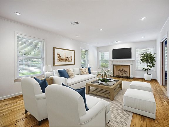 4th image of 2038 McClendon St