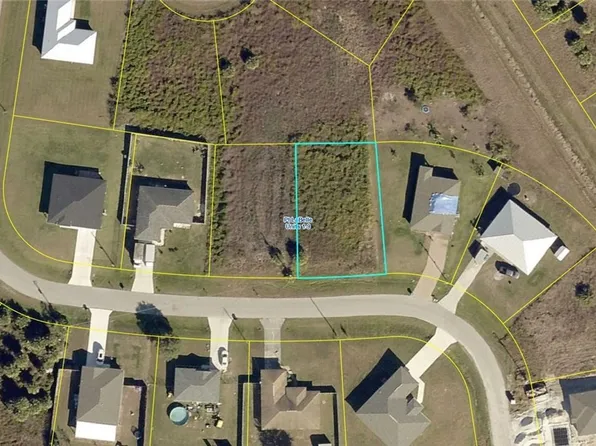 8015 Marsh Cir, Labelle, FL 33935