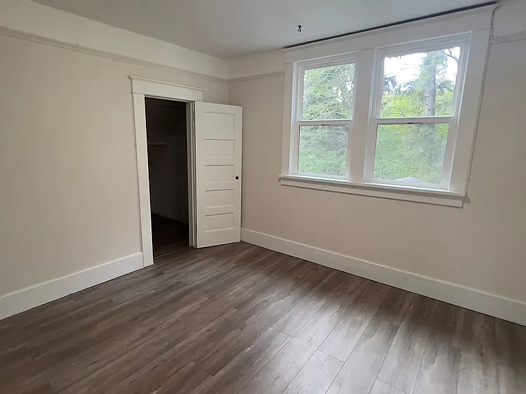 334 Grand Ave — Photo 13