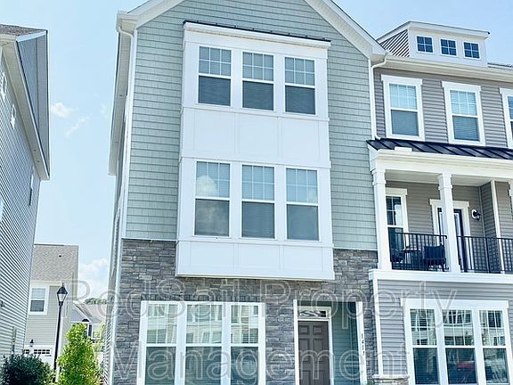 2nd image of 1417 Independence Blvd