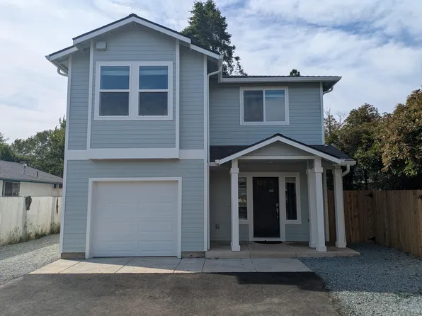 613 Saint Thomas Ln, Eagle Pt, OR 97524