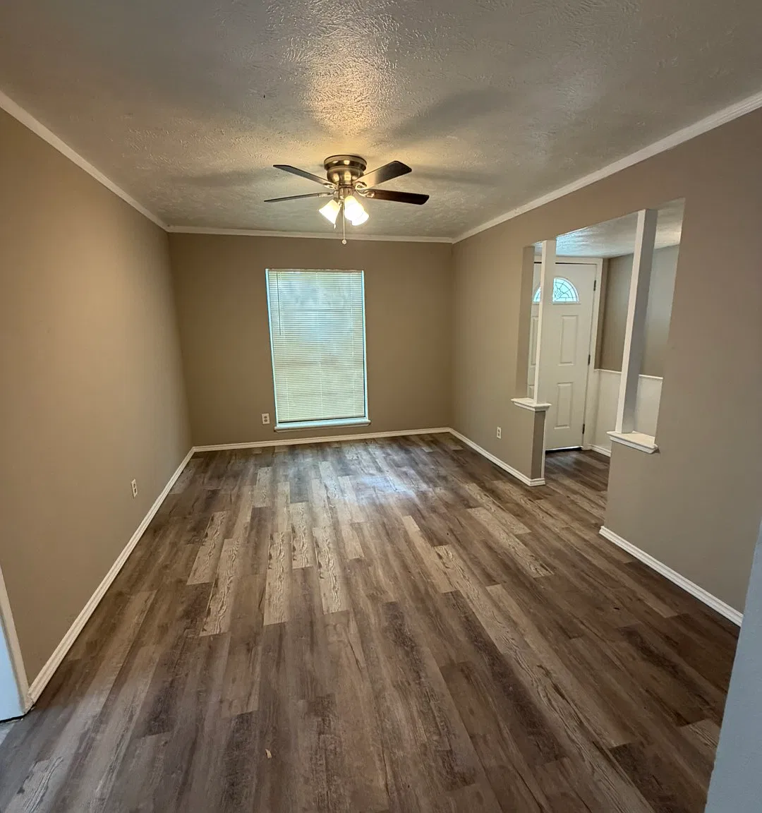 3 bed, 2.0 bath, 1778 sqft, $2,099 — Photo 2