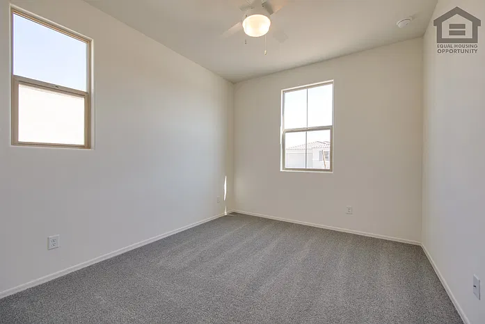 3 bed, 2.0 bath, 1704 sqft, $2,295 — Photo 4