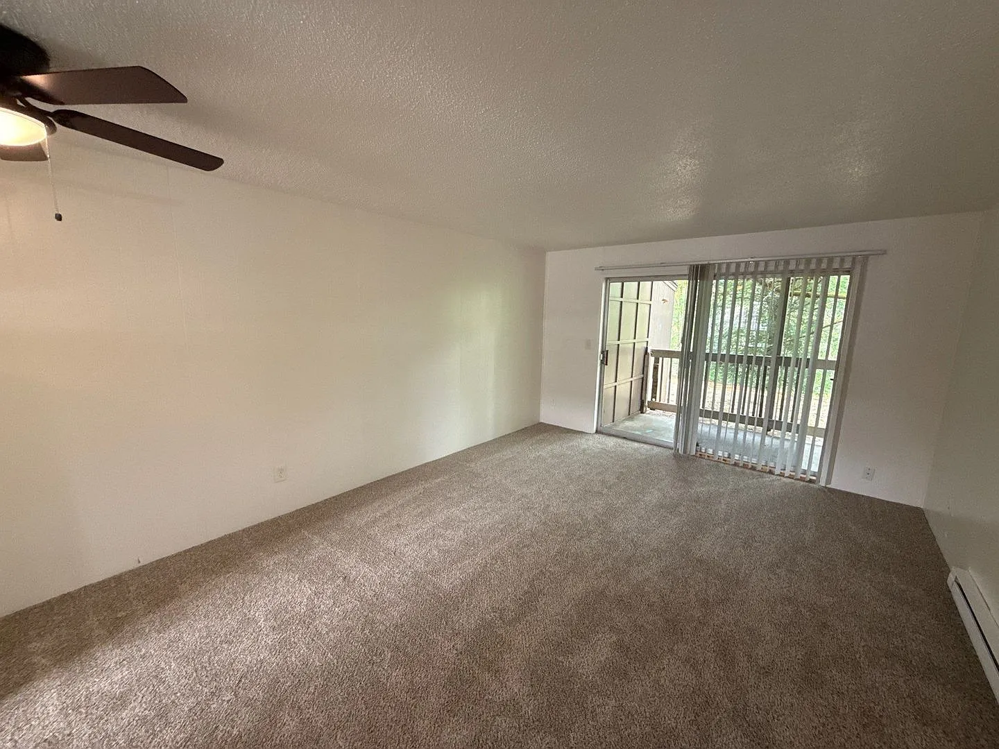2 bed, 1.0 bath, $1,195 — Photo 2