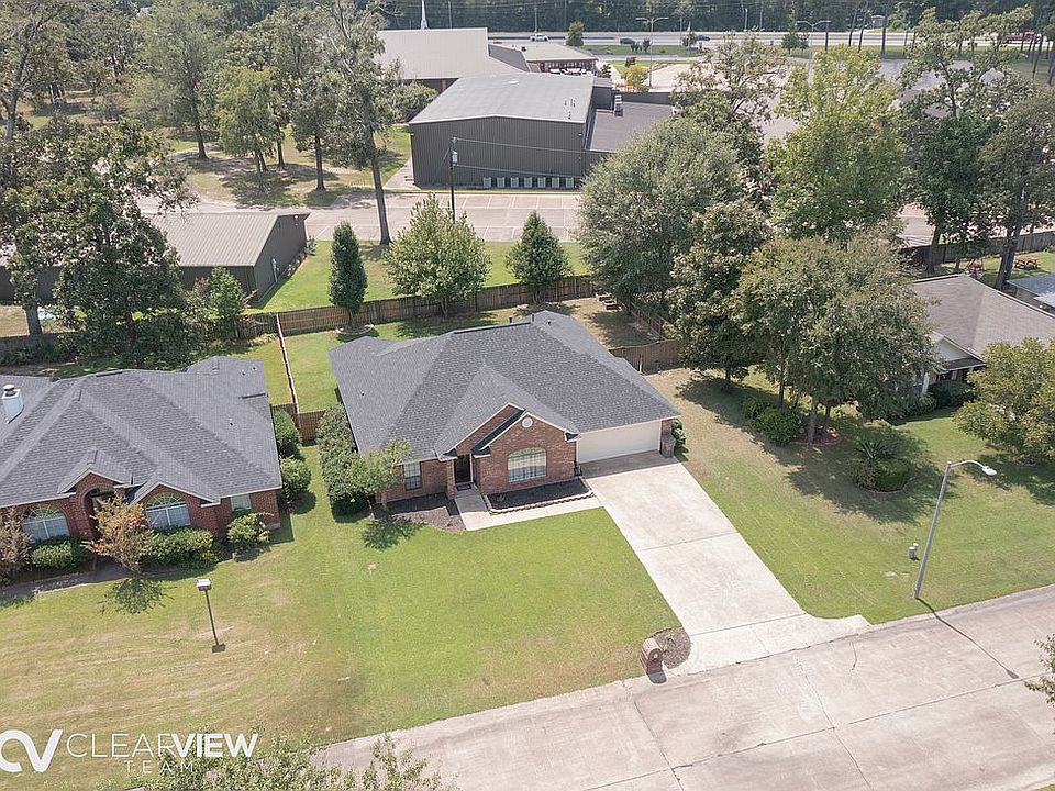 1st image of 905 Lindsey Ln