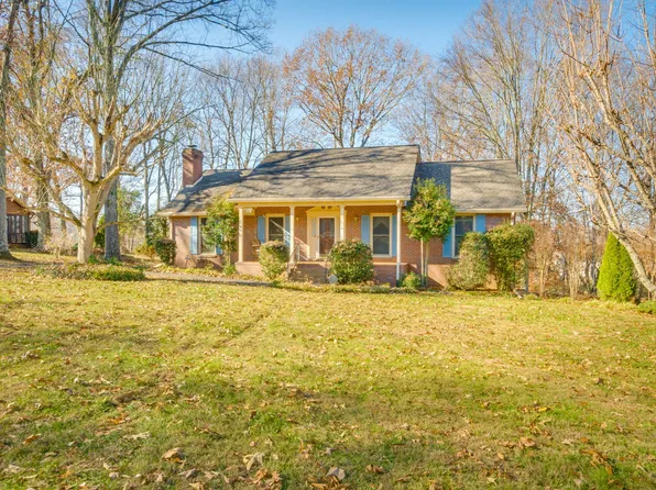 201 Timberlake Dr, Springfield, TN 37172