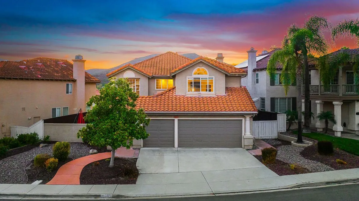 4 bed, 2892 sqft, $9,800 — Photo 1