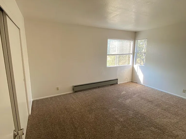1515 Stanford Ave — Photo 5