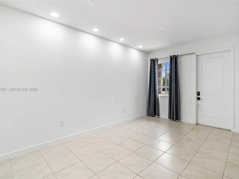 1385 NW 208th Ter #1385 — Photo 9