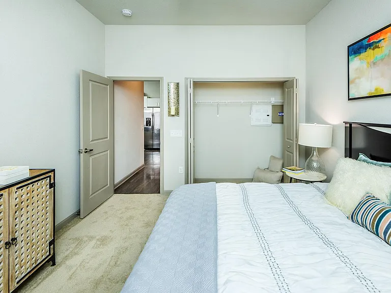 Centre Pointe Apartments — Photo 24