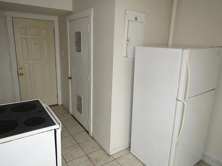 1698 Jackson St — Photo 9
