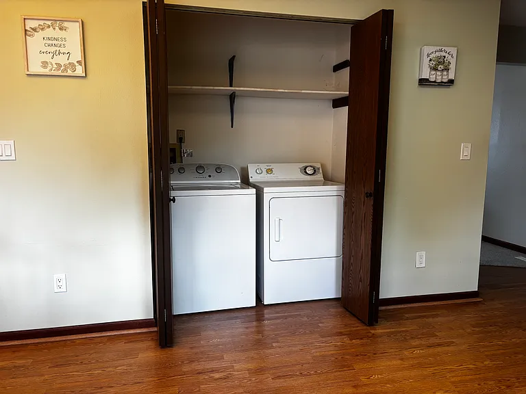 4 Edith Ct — Photo 8