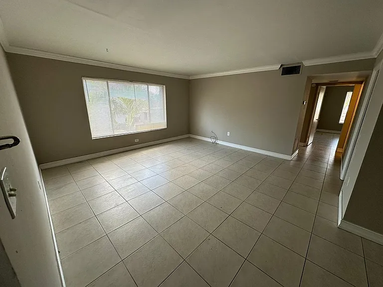 1830 Maravilla Ave #211 — Photo 7