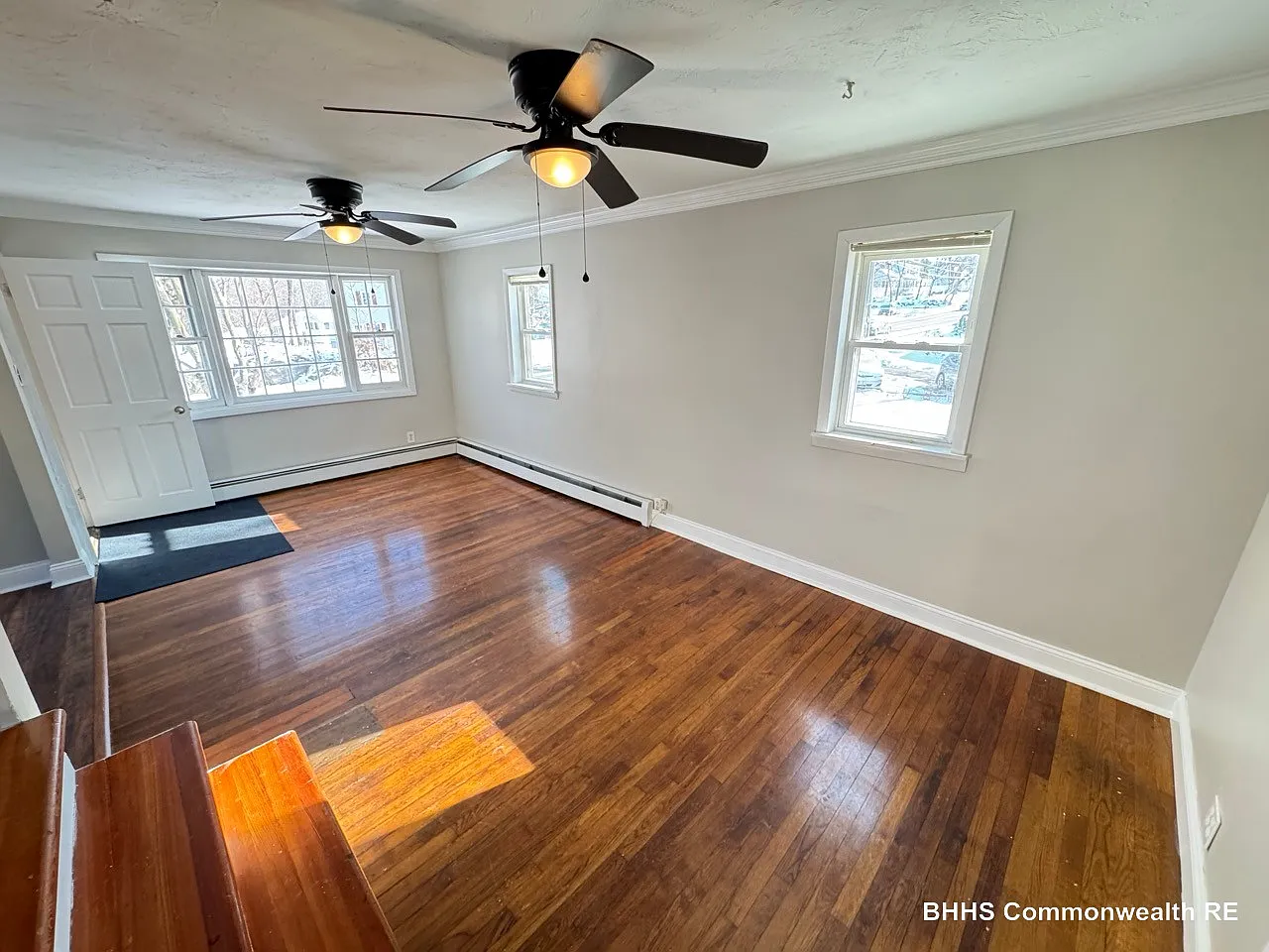 4 bed, 2.0 bath, 1380 sqft, $3,500 — Photo 2