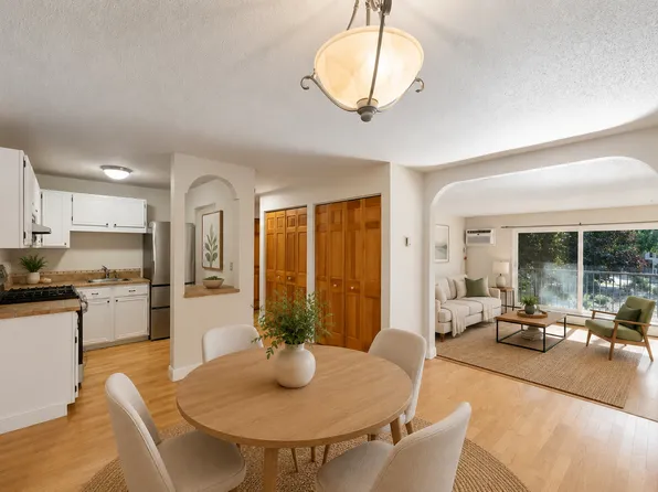 4820 Park Commons Dr APT 235, Saint Louis Park, MN 55416